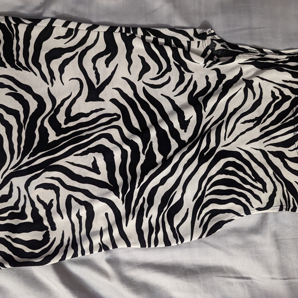 2 animal print tanks - Picture 4 of 6